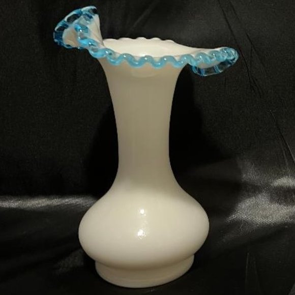 AQUA CREST MILK GLASS JACK IN PULPIT RUFFLE RIM VASE (VINTAGE FENTON PRE-LOGO ?) - Picture 3 of 16